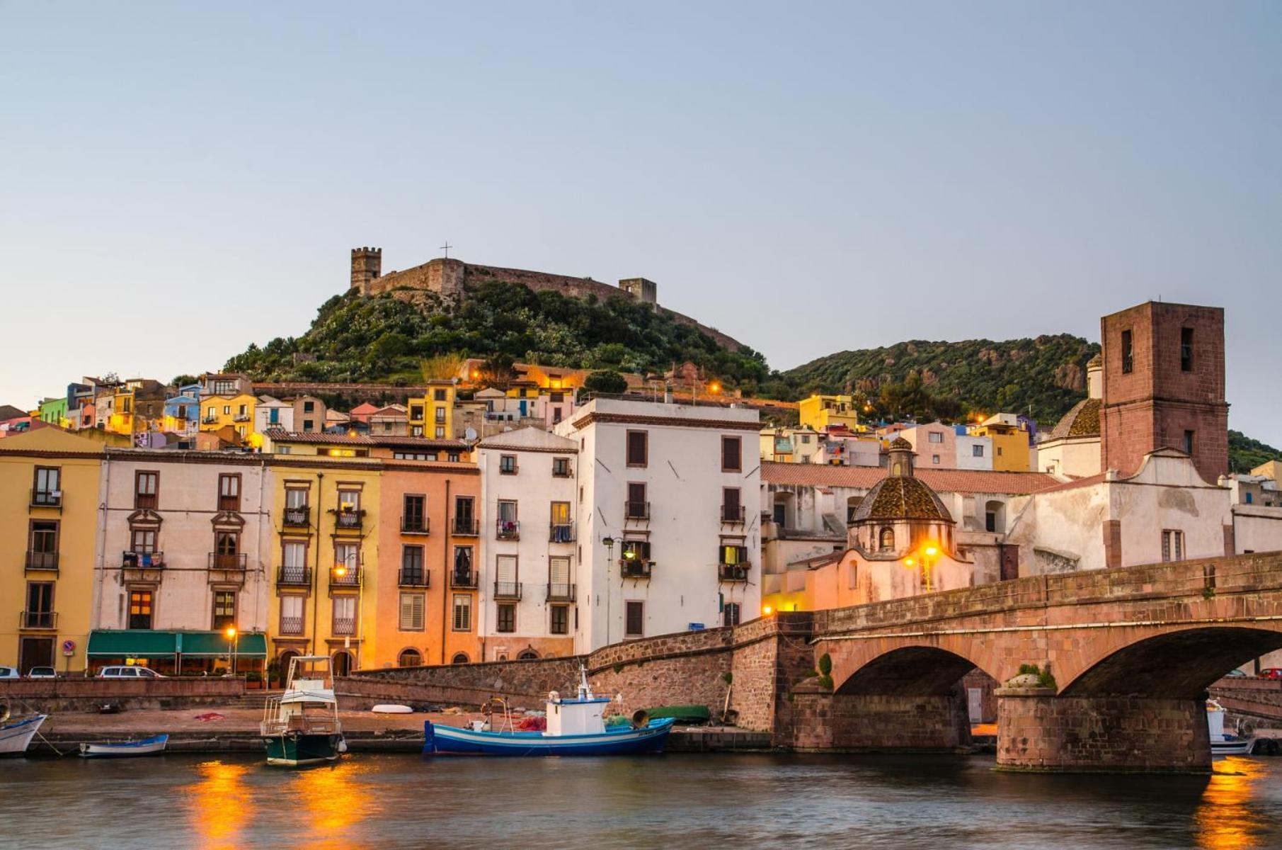 La Dama Del Castello Hotell Bosa Exteriör bild