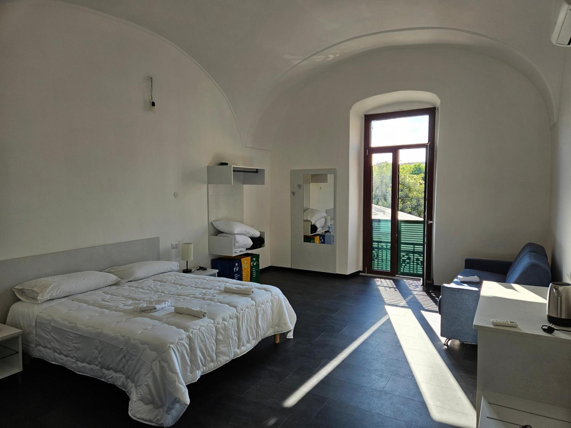 La Dama Del Castello Hotell Bosa Exteriör bild