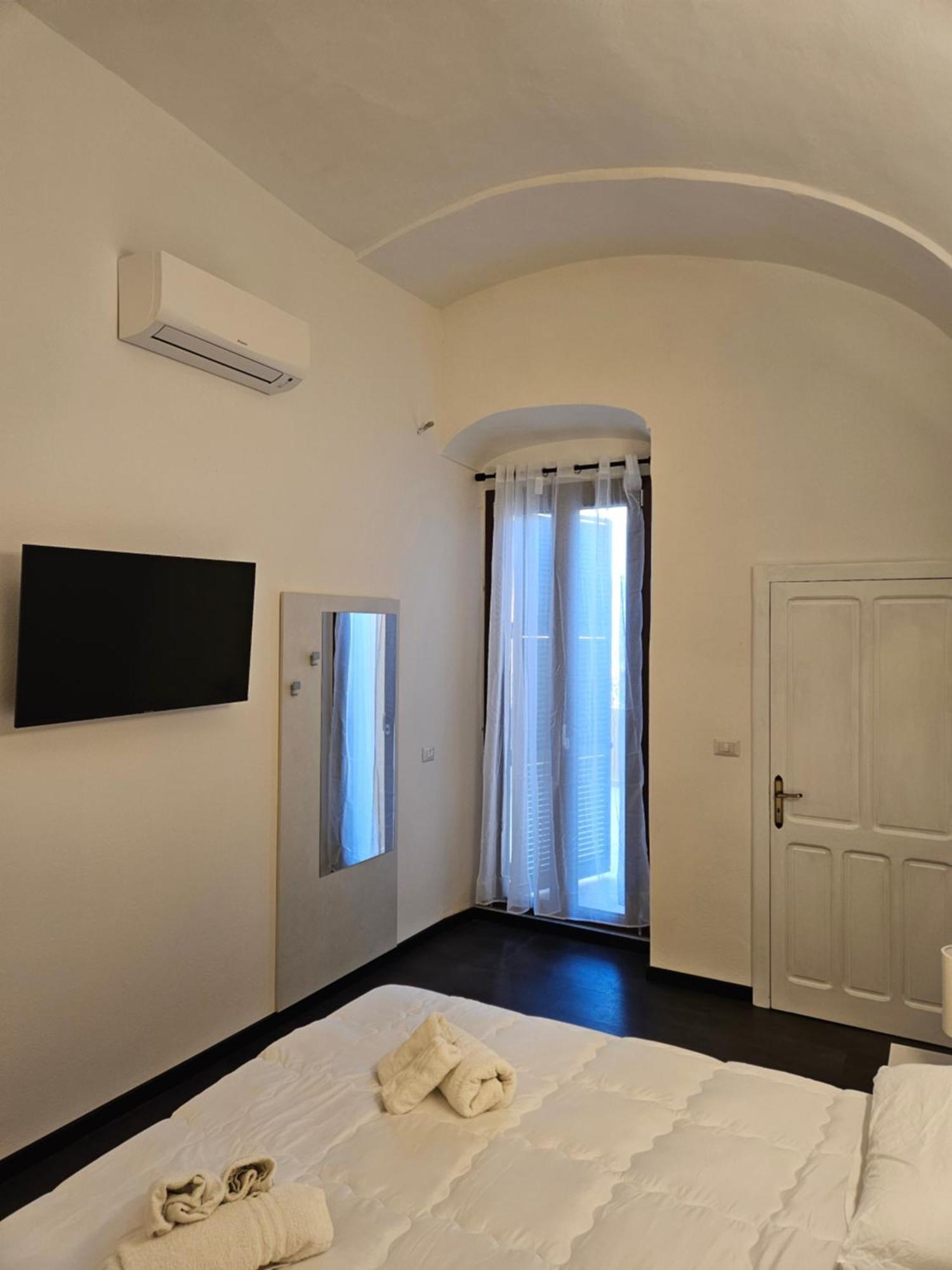 La Dama Del Castello Hotell Bosa Exteriör bild