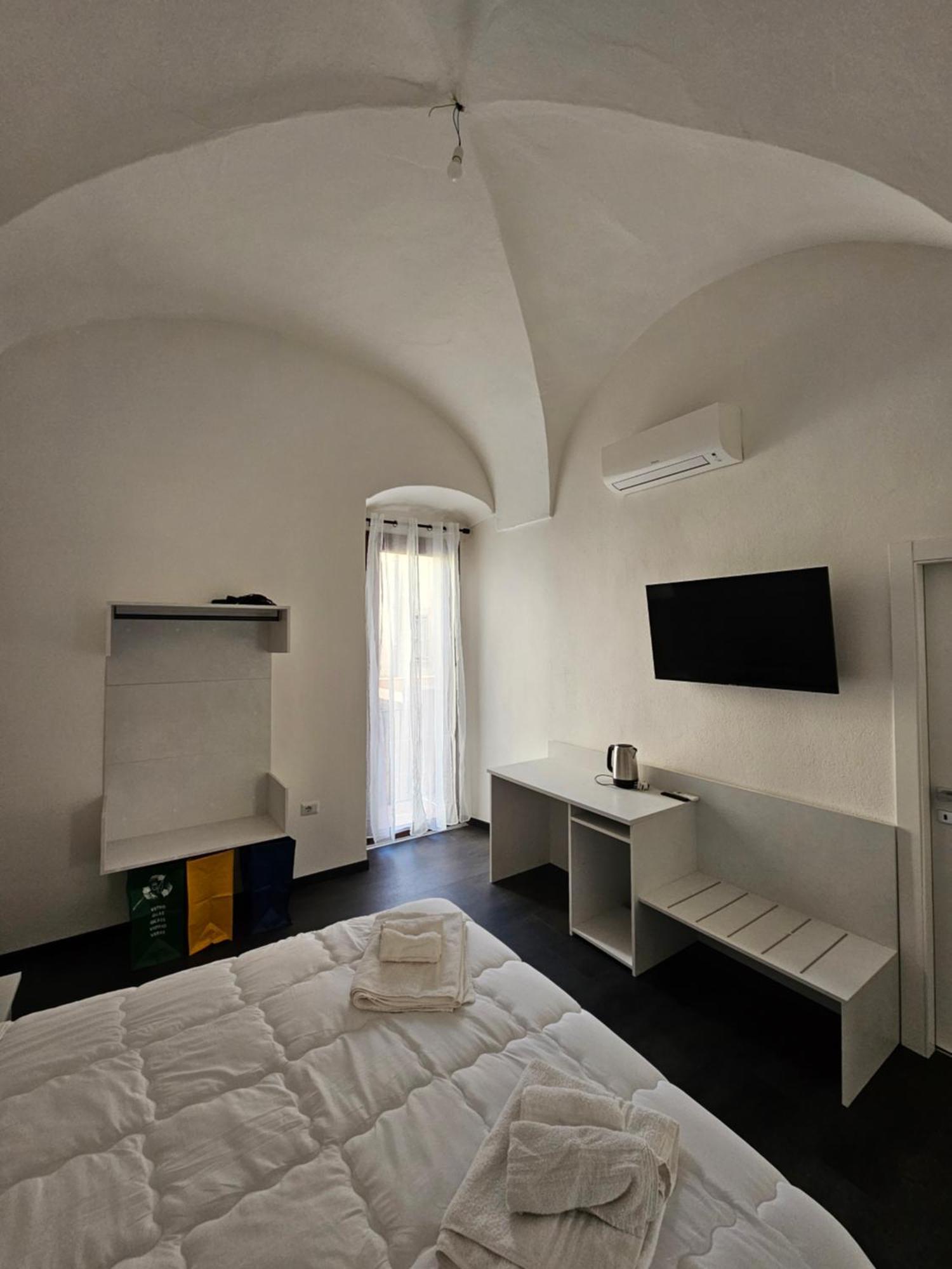 La Dama Del Castello Hotell Bosa Exteriör bild